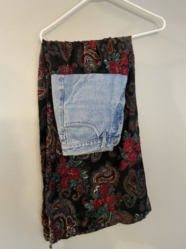 Vintage 90's 80's GUESS Girls Size 10 Denim jean Floral skirt USA Flowers