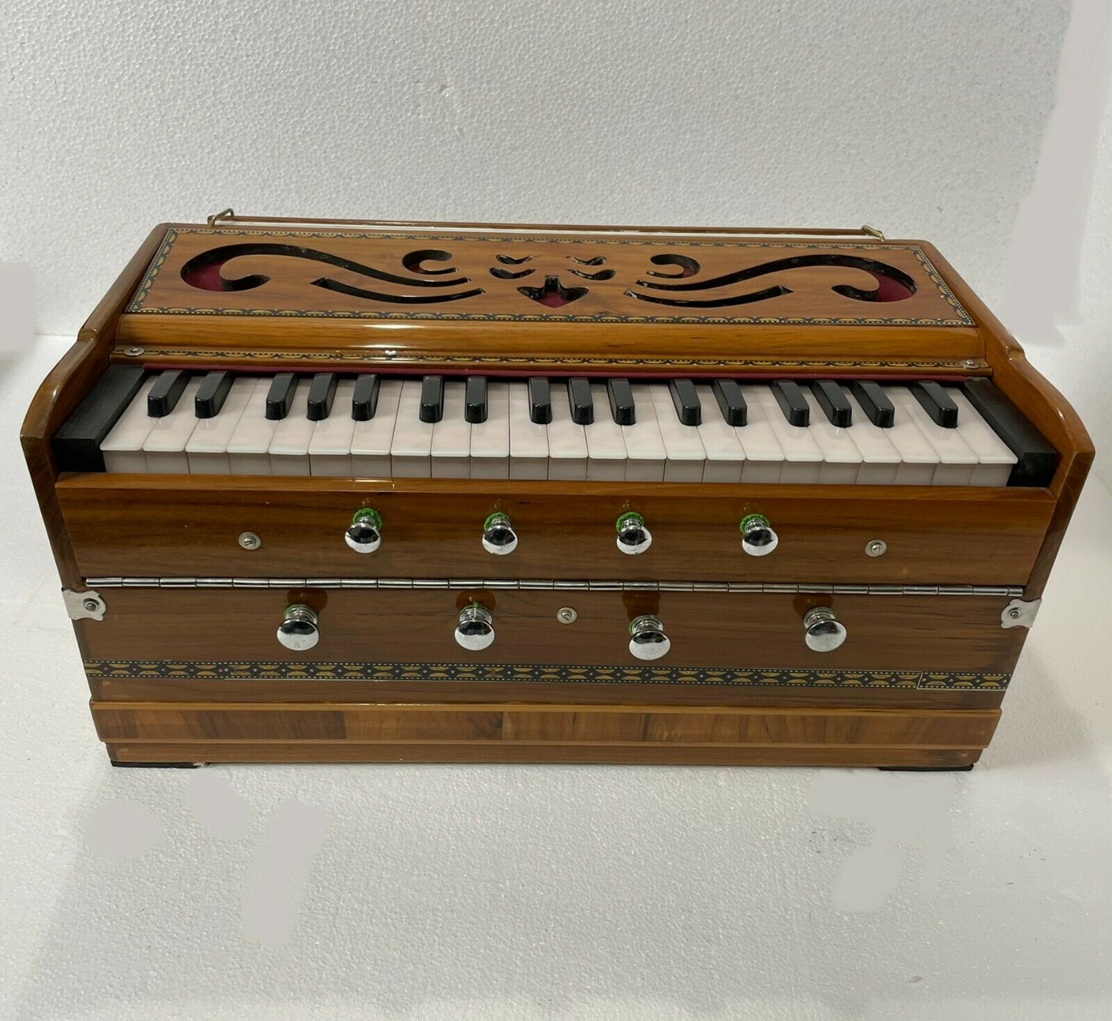 HARMONIUM   *ITEM LOCATED IN USA. SHIPS WITHIN 24 HOURS.* *BRAND NEW*