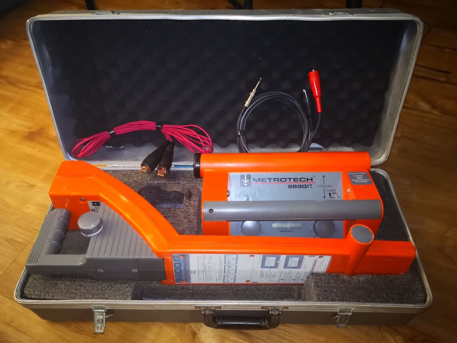 Metrotech 9800xt Underground Utility Locator Set. Fully Tested. Ready To Use.